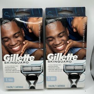 2 Skinguard Razor for Sensitive Skin - Black and Silver NEW.